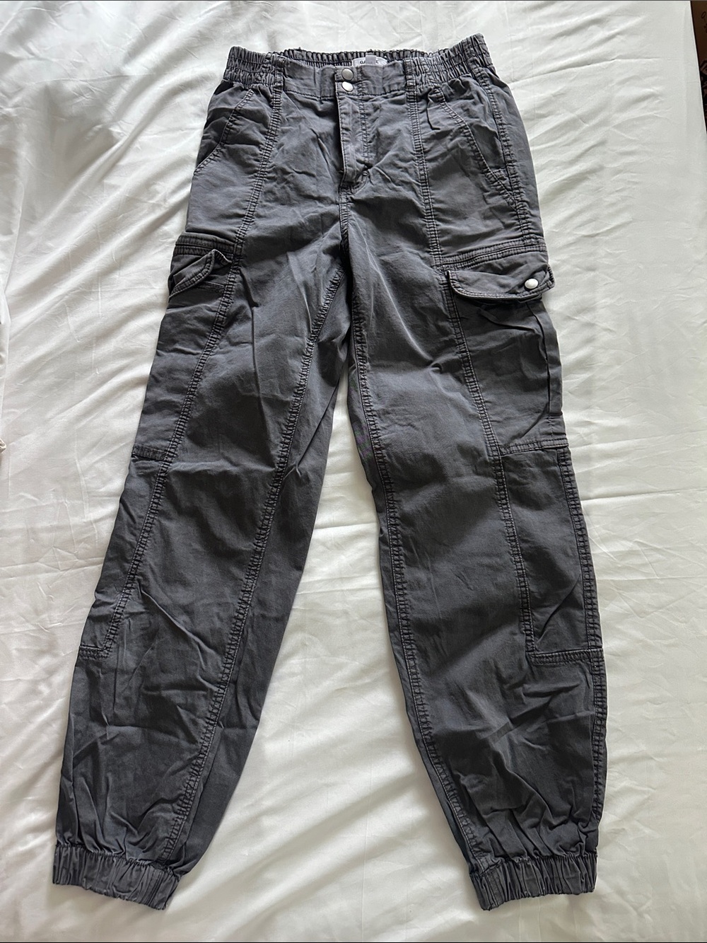 Women’s Cargo Jogger Pants - Charcoal Gray
